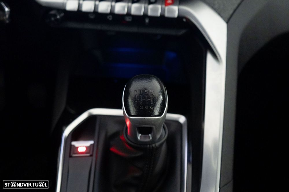 Peugeot 3008 1.2 PureTech Allure Pack - 27