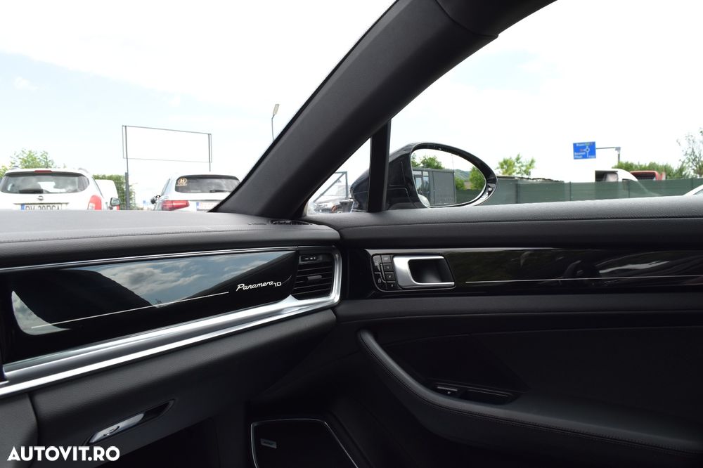 Porsche Panamera - 11