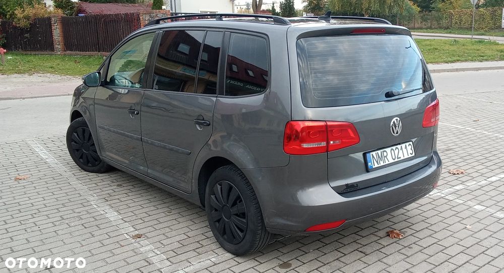 Volkswagen Touran - 5