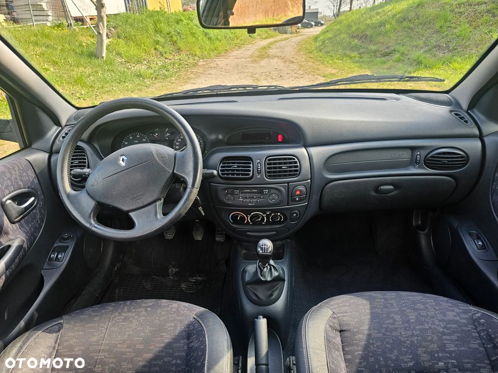 Renault Megane 1.6 - 5
