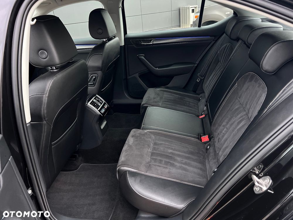 Skoda Superb 2.0 TDI DSG Premium Edition - 38