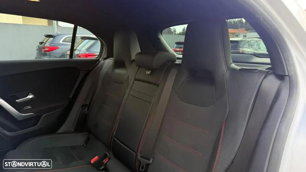 Mercedes-Benz A 250 e AMG Line - 13