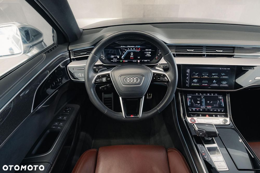 Audi S8 - 12