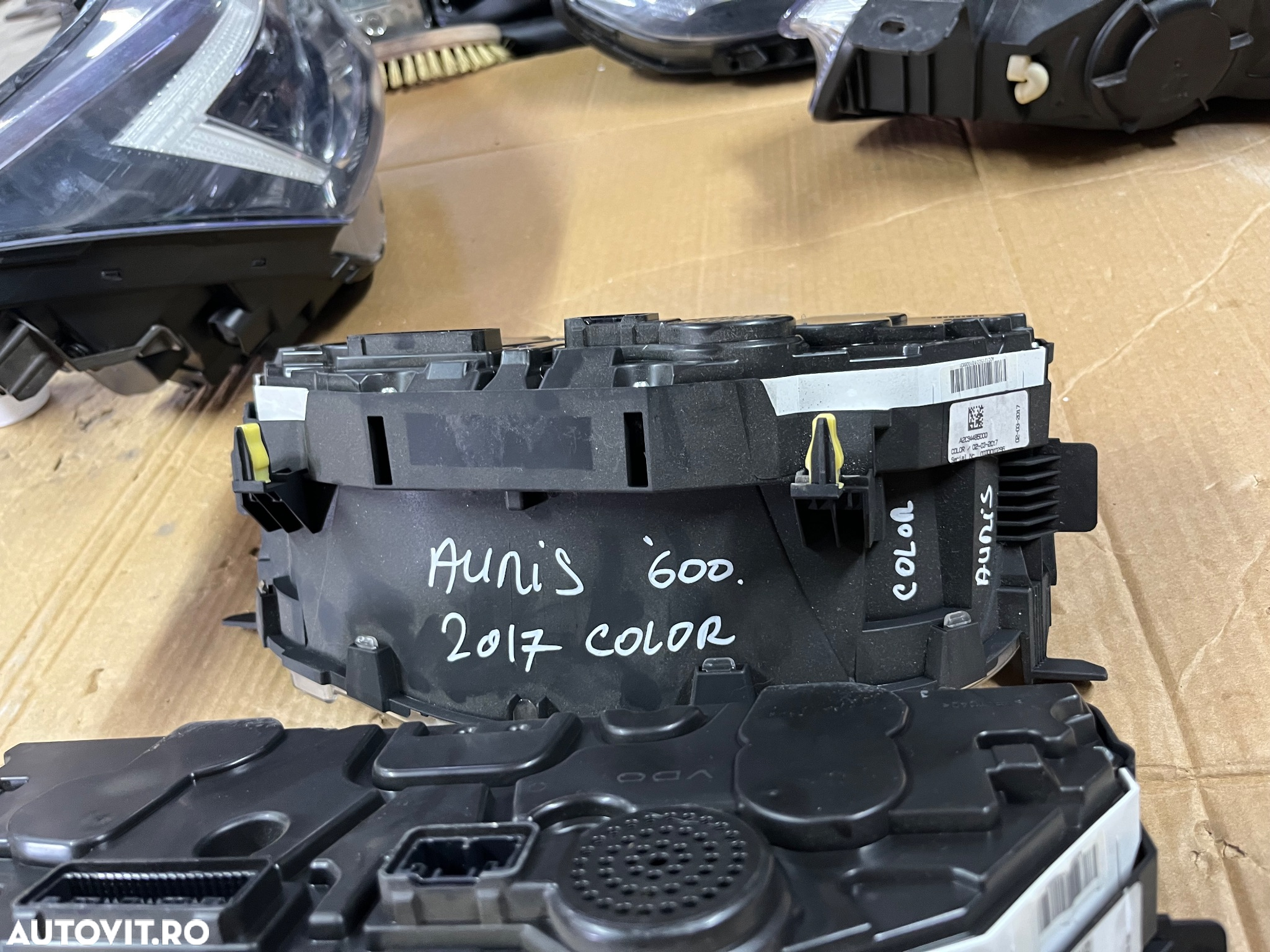 Ceasuri bord color Toyota auris 1.8 Hibrid 2017 - 3