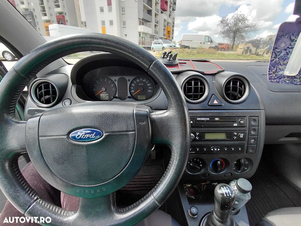 Ford Fiesta 1.4i Comfort - 8