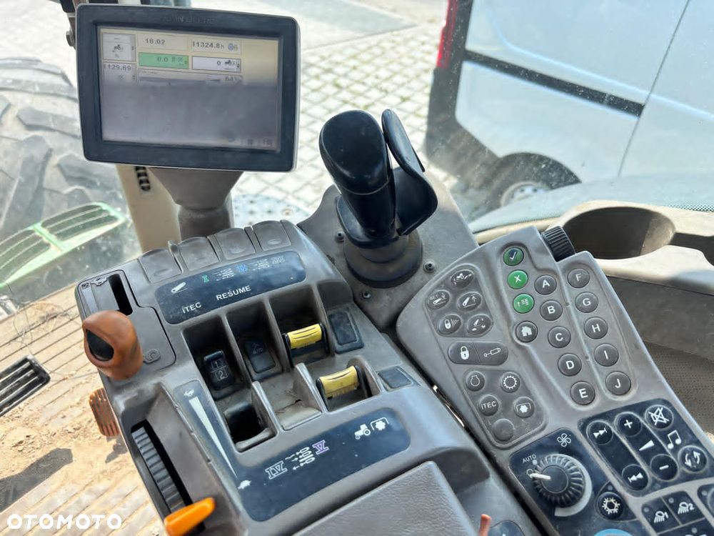 John Deere 7230R - 8