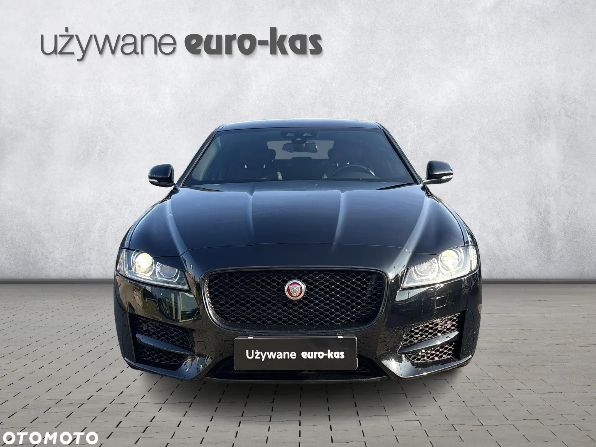 Jaguar XF 2.0 i4D R-Sport - 8