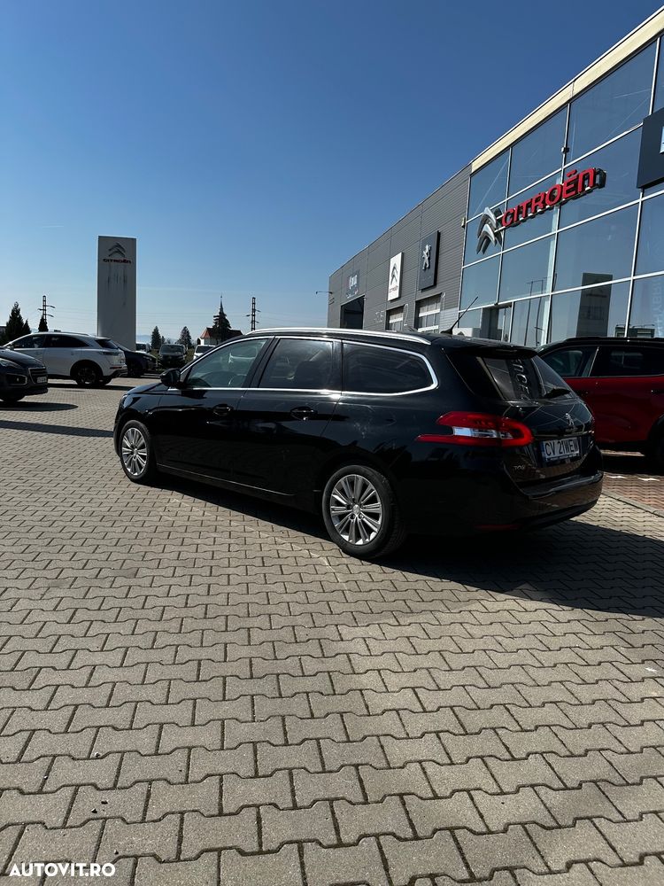Peugeot 308 1.2 L PureTech Turbo Allure - 4
