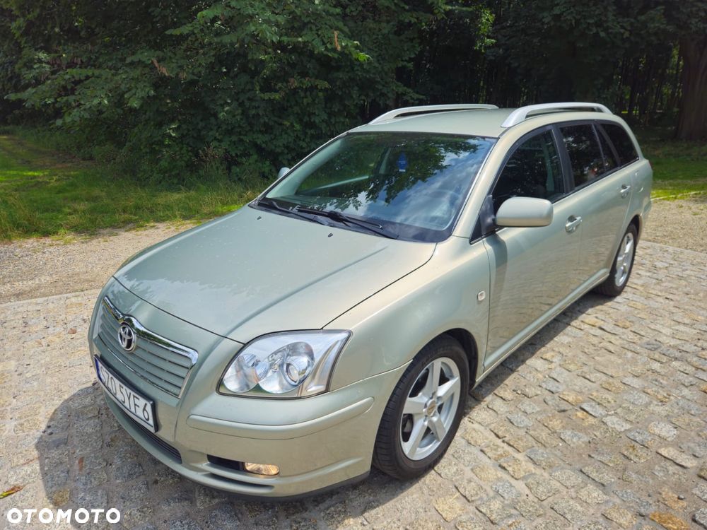 Toyota Avensis 1.8 VVT-i Sol - 1