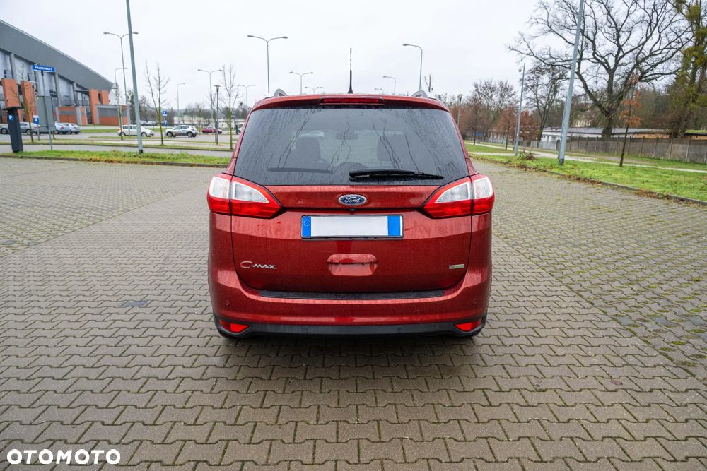 Ford Grand C-MAX - 11