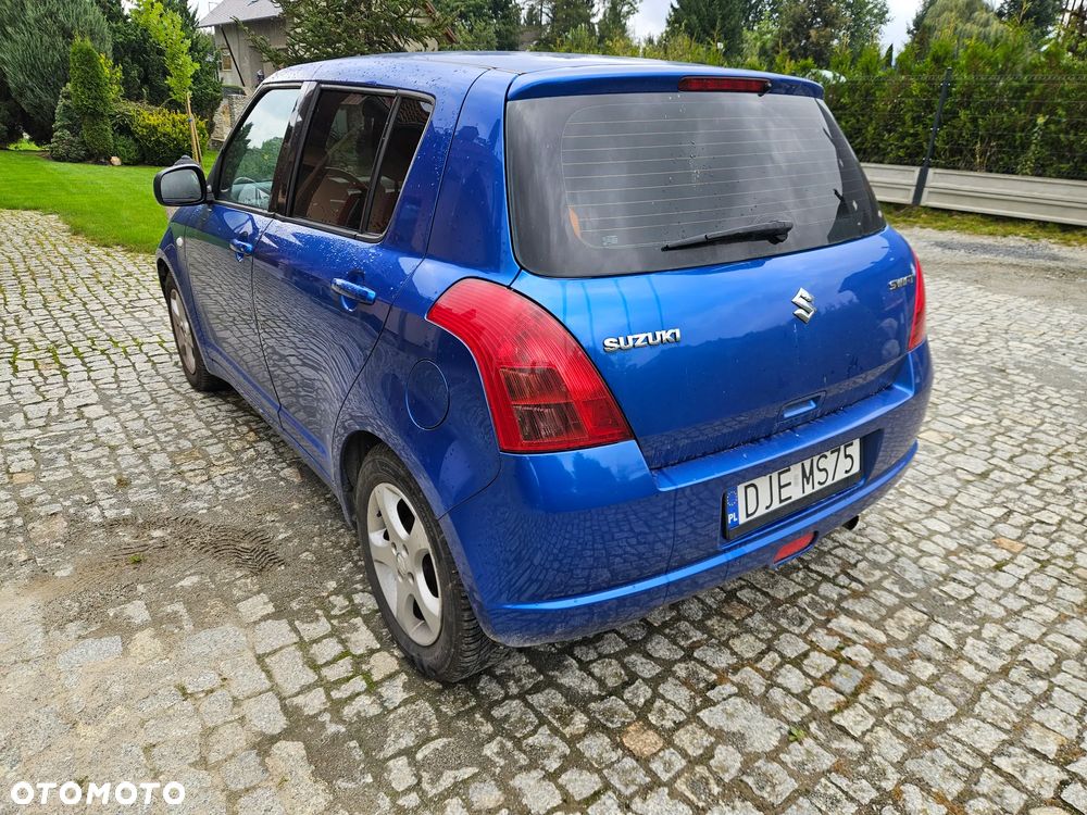 Suzuki Swift - 4