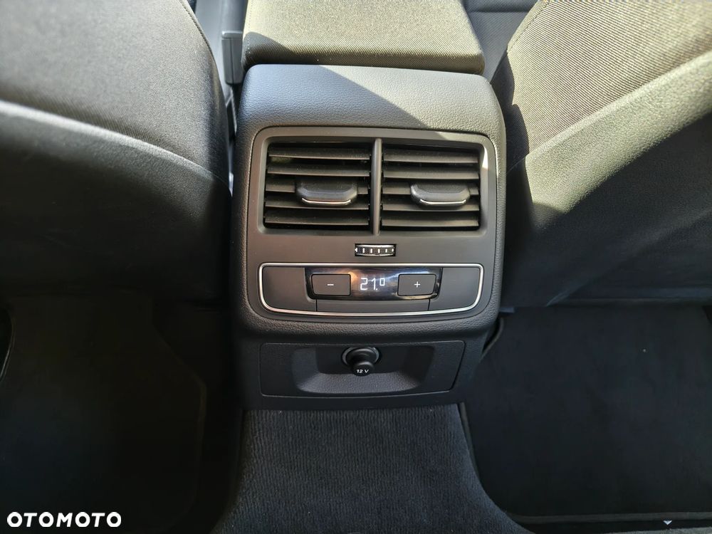 Audi A4 Limousine - 10