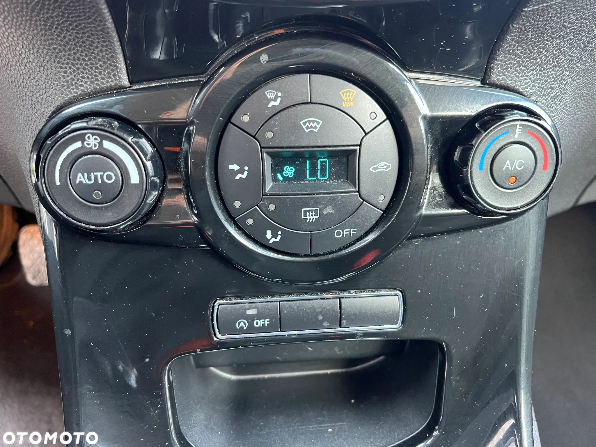 Ford Fiesta 1.0 EcoBoost Titanium - 30