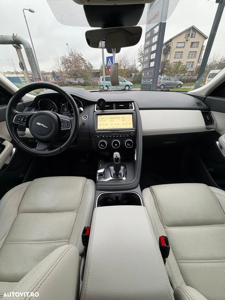 Jaguar E-Pace - 4