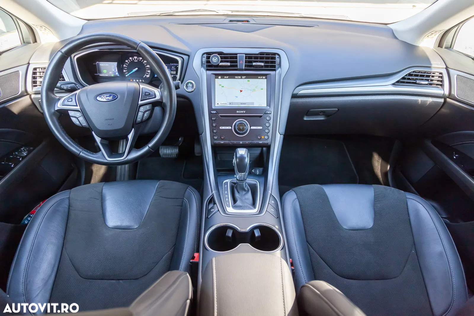 Ford Mondeo 2.0 Hybrid - 17