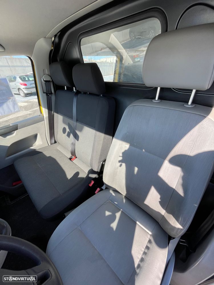 VW T5 Transporter 2.0 TDI - Original German Post Fleet - 10