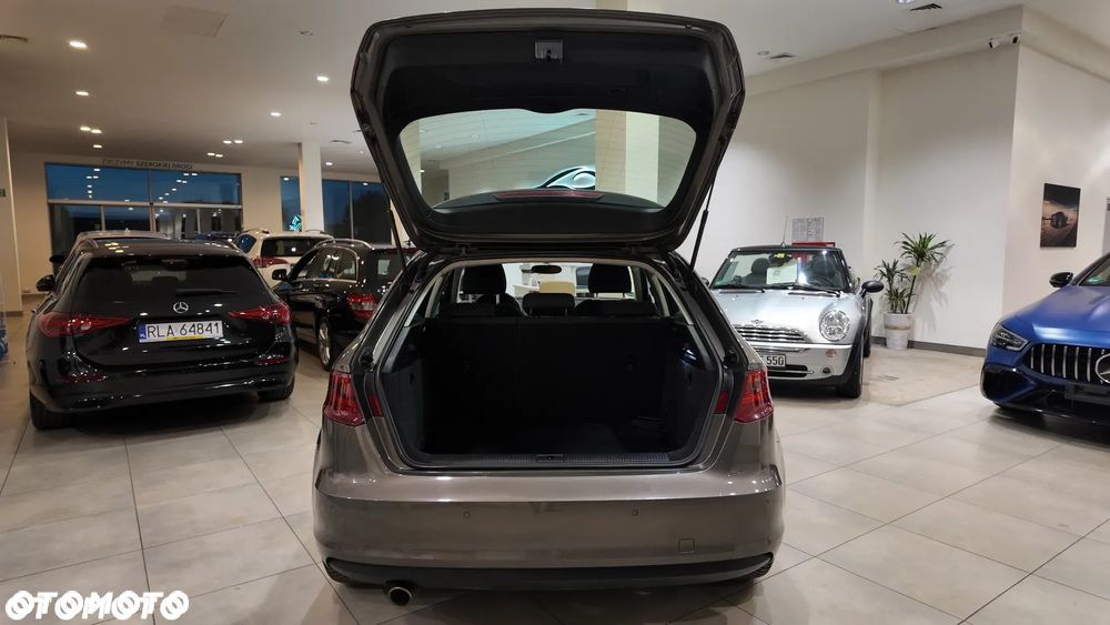 Audi A3 Sportback 1.6 TDI S tronic Ambiente - 40