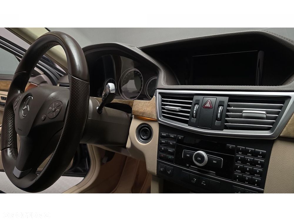 Mercedes-Benz Klasa E - 31