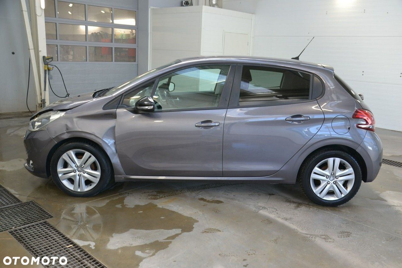 Peugeot 208 - 4