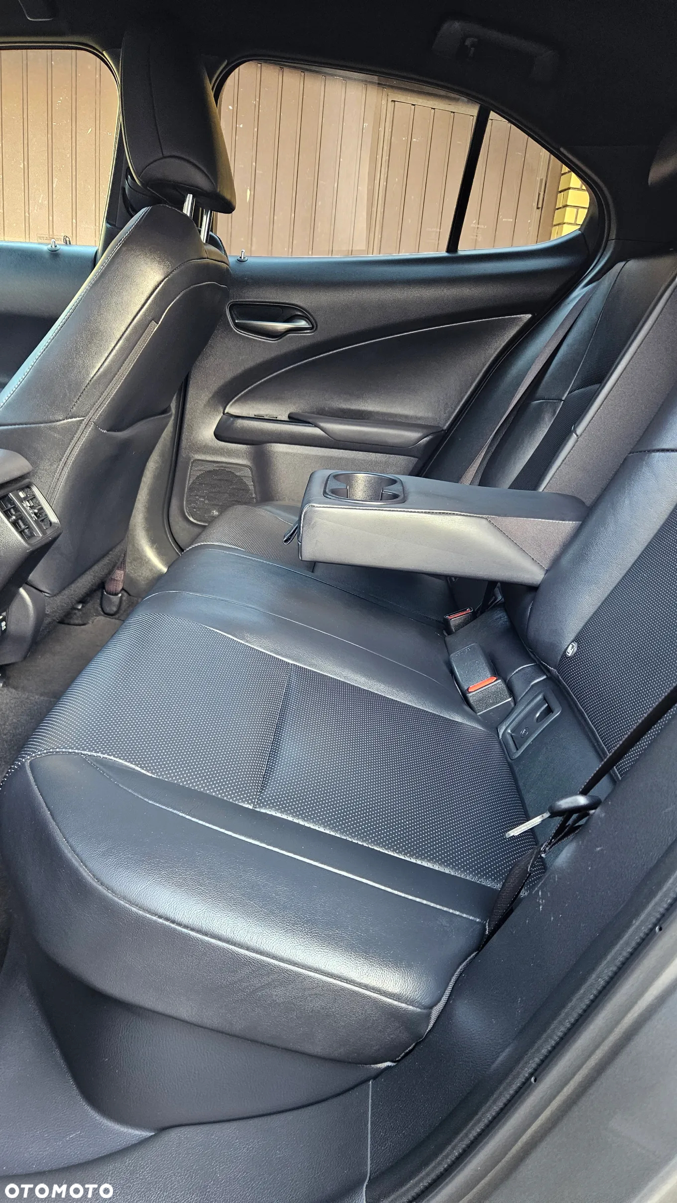 Lexus UX 250h Luxury Line - 23