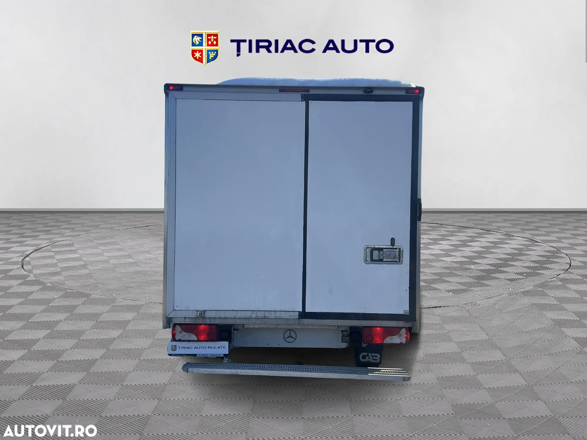 Mercedes-Benz Sprinter - 4