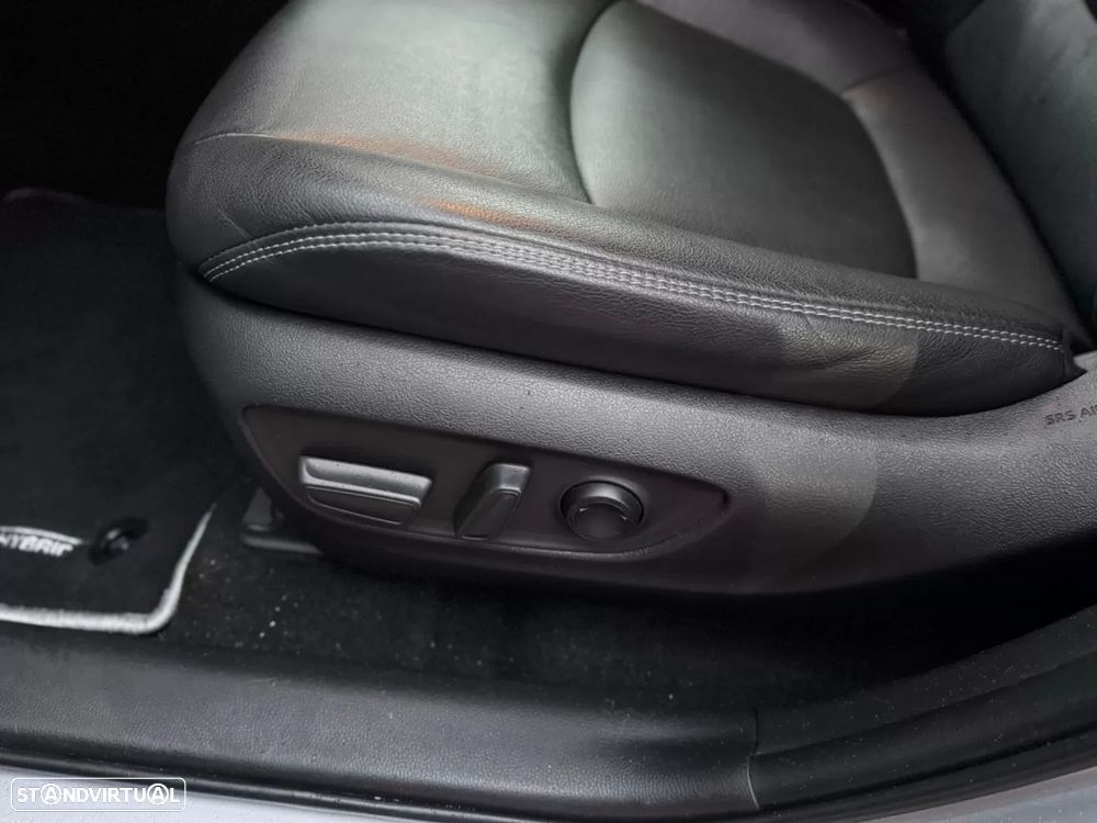 Toyota RAV4 2.5 HDF Exclusive - 15