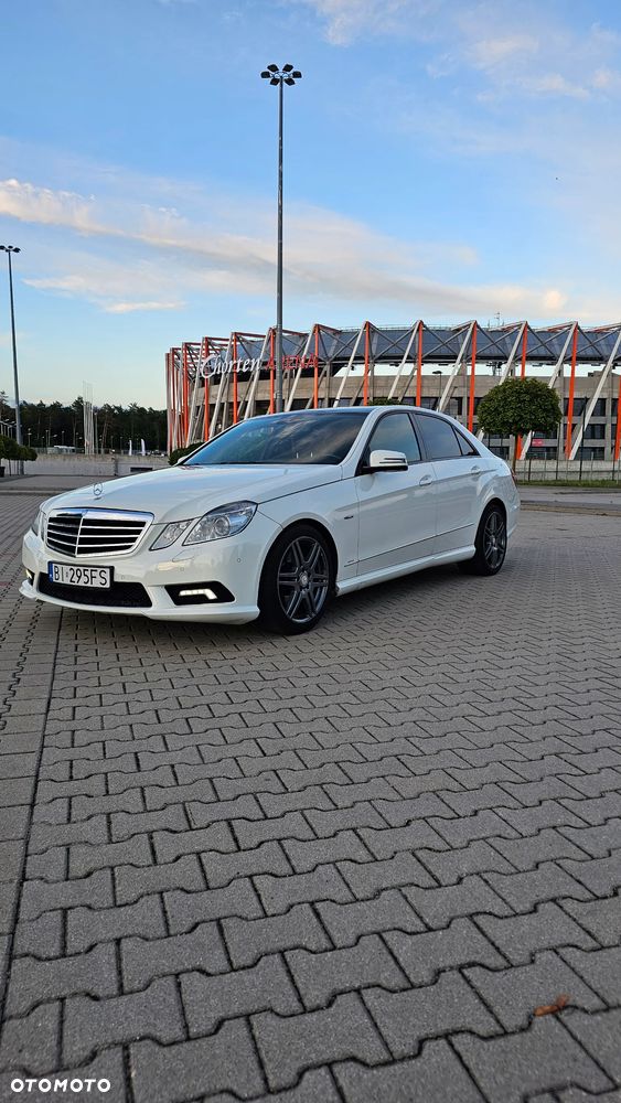 Mercedes-Benz Klasa E 250 CGI BlueEFFICIENCY Avantgarde - 7