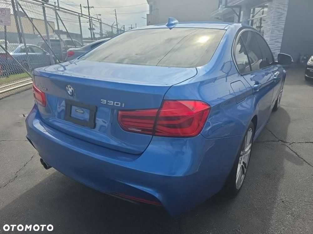 BMW Seria 3 330i xDrive M Sport - 4