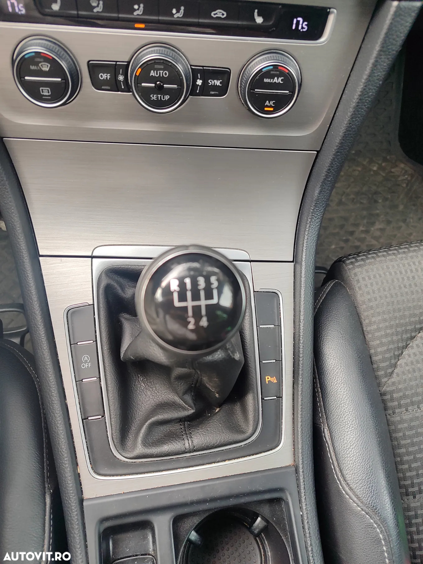 Volkswagen Golf 1.6 TDI BMT Comfortline - 14