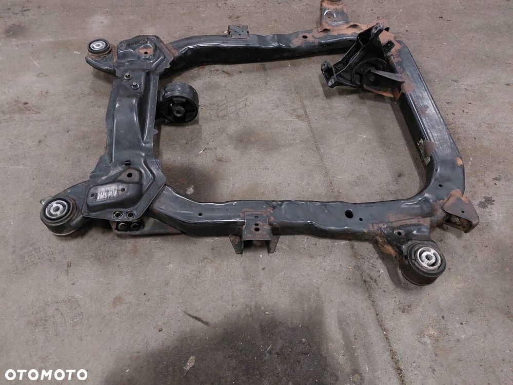 SANKI WÓZEK KOŁYSKA SILNIKA FIAT CROMA II 05-07r 1.9 JTD - 4