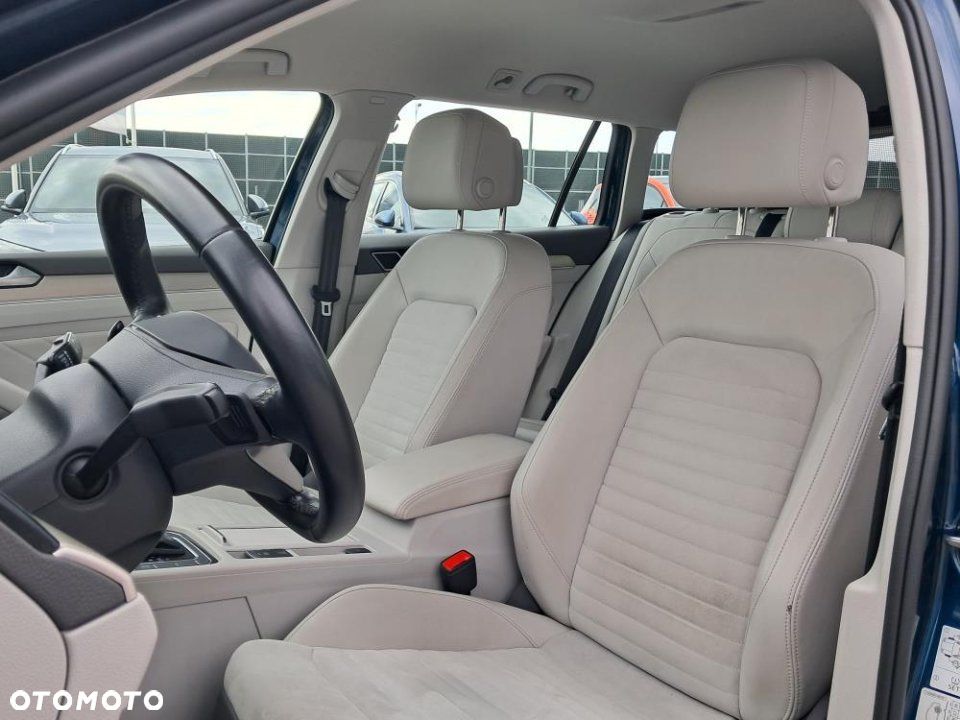 Volkswagen Passat - 17