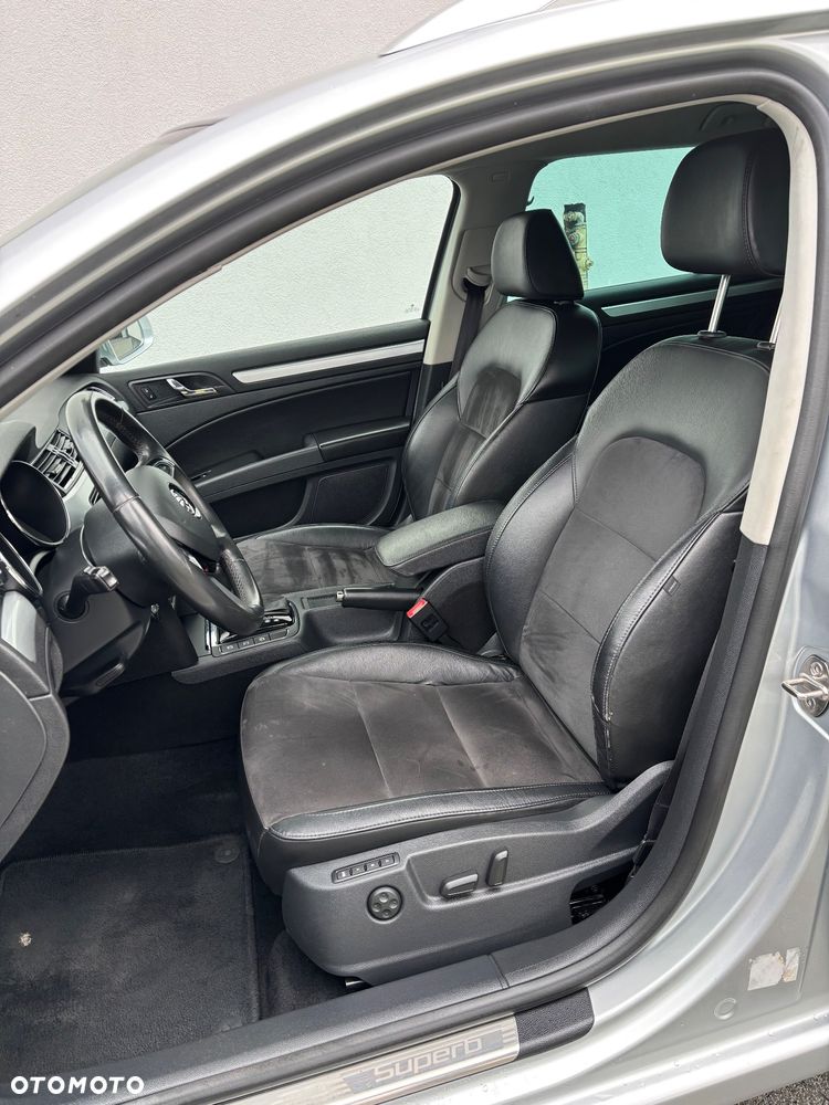 Skoda Superb 2.0 TDI Green tec DSG Elegance - 24
