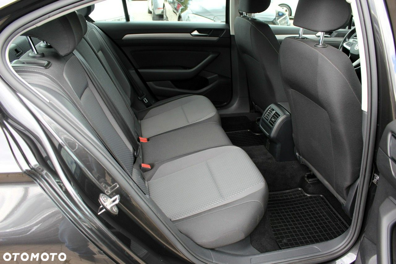 Volkswagen Passat 1.5 TSI EVO Essence - 10