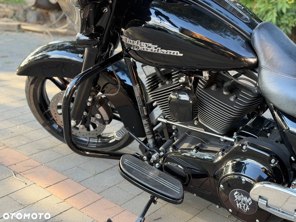 Harley-Davidson Touring Street Glide - 17