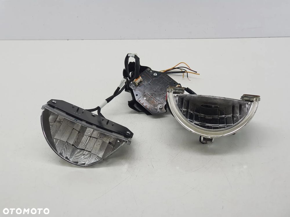 LAMPA PRZOD LED REFLEKTOR  YAMAHA XSR 125 - 2