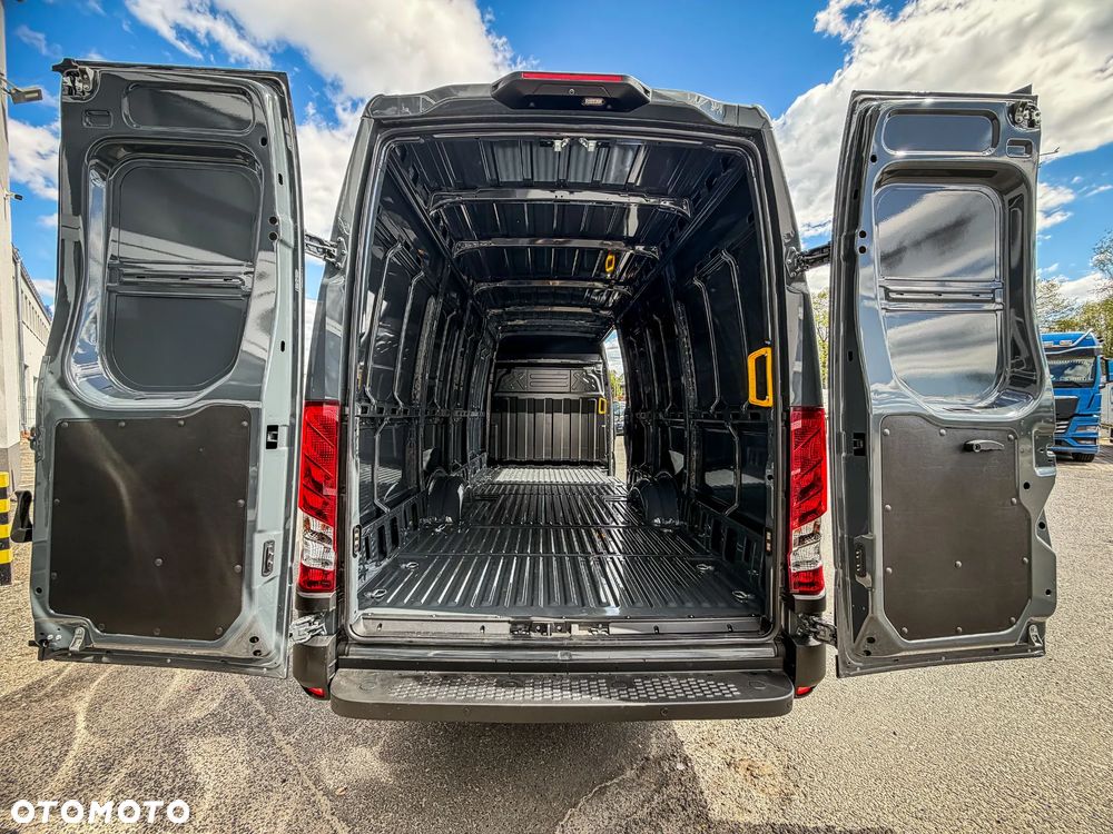 Iveco 35S18H V 3.0 Diesel 180 KM MT6 Furgon L4H2 - 16
