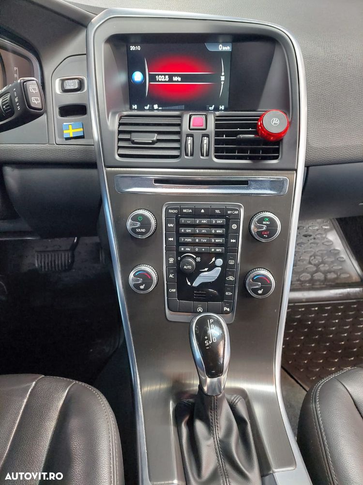 Volvo XC 60 T5 Geartronic Momentum - 12