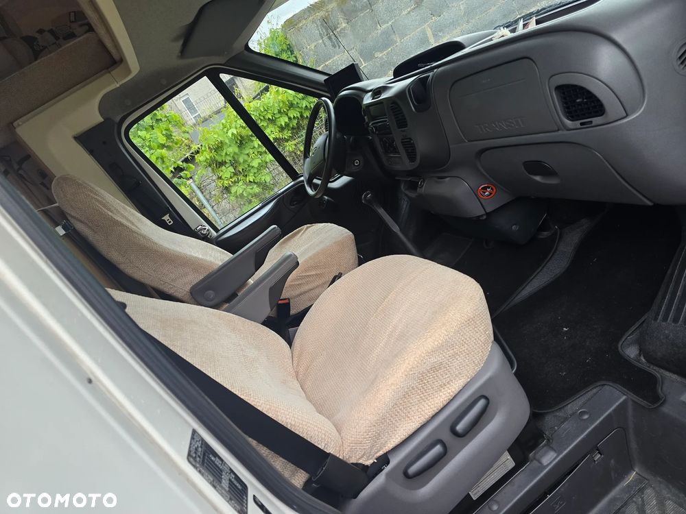 Ford Transit - 12