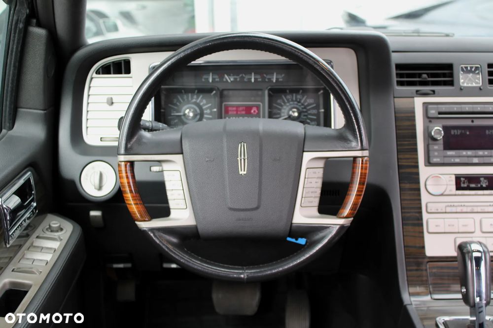 Lincoln Navigator 5.4 4WD Luxury - 22
