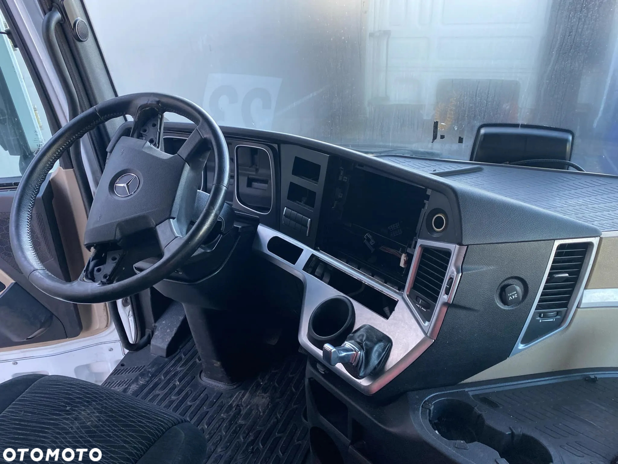 PRZEKŁADKA WNĘTRZA MERCEDES ACTROS MP4 BIGSPACE - 4