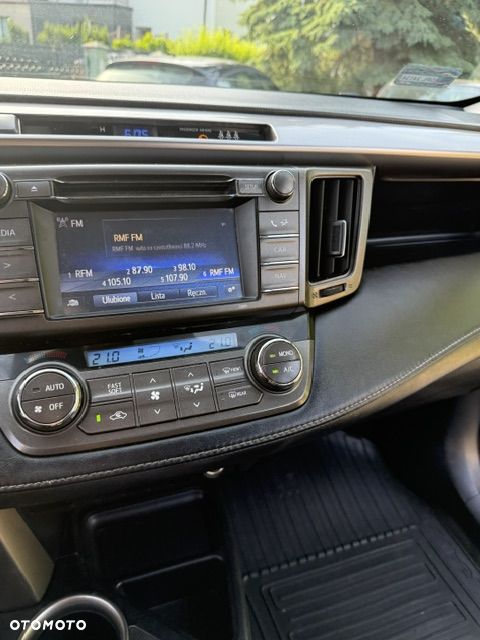 Toyota RAV4 - 8