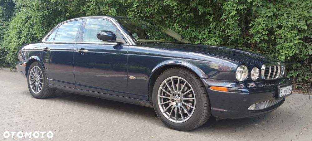 Jaguar XJ - 14