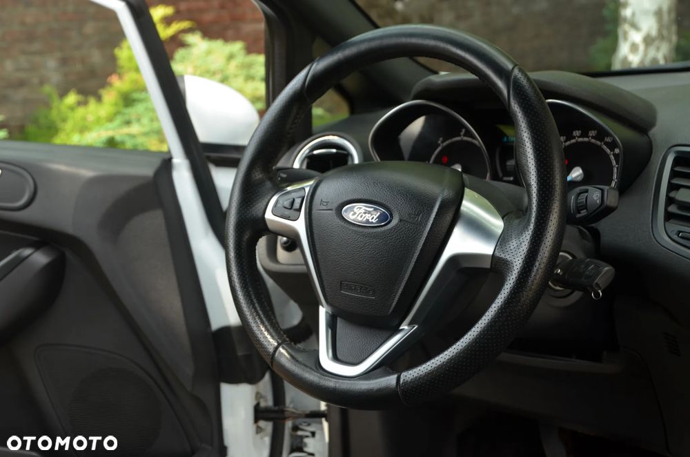 Ford Fiesta 1.5 TDCi ST&St Titanium - 36