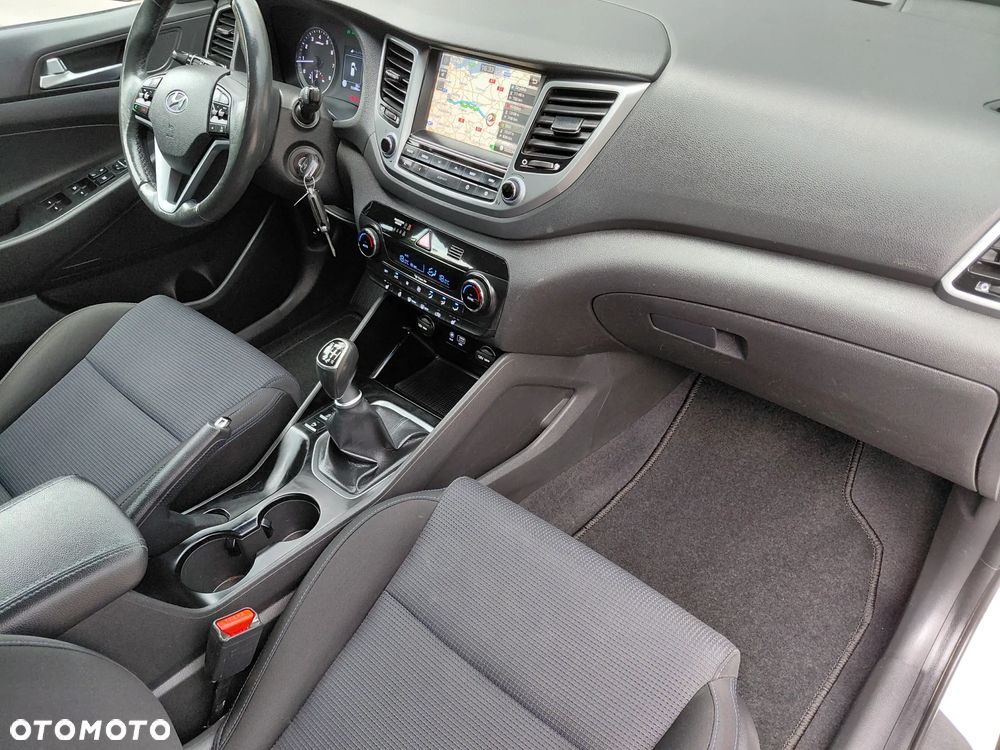 Hyundai Tucson 1.6 GDI BlueDrive Style 2WD - 30