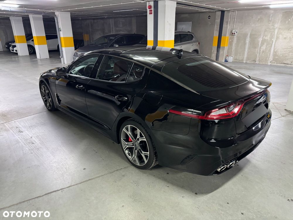Kia Stinger - 25