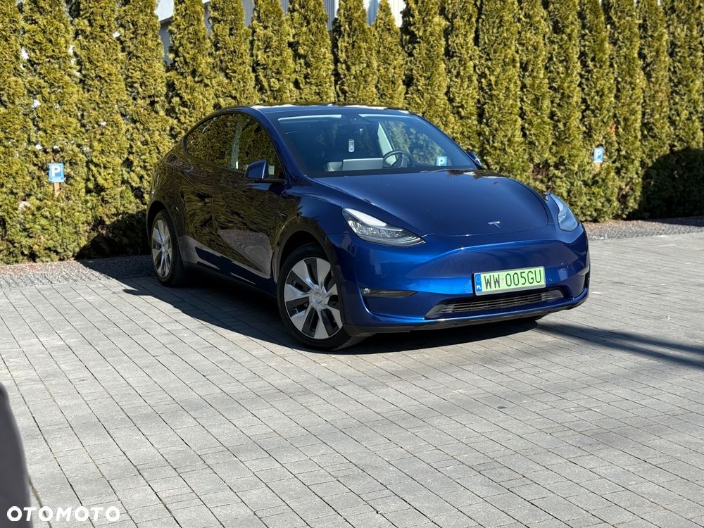 Tesla Y - 23