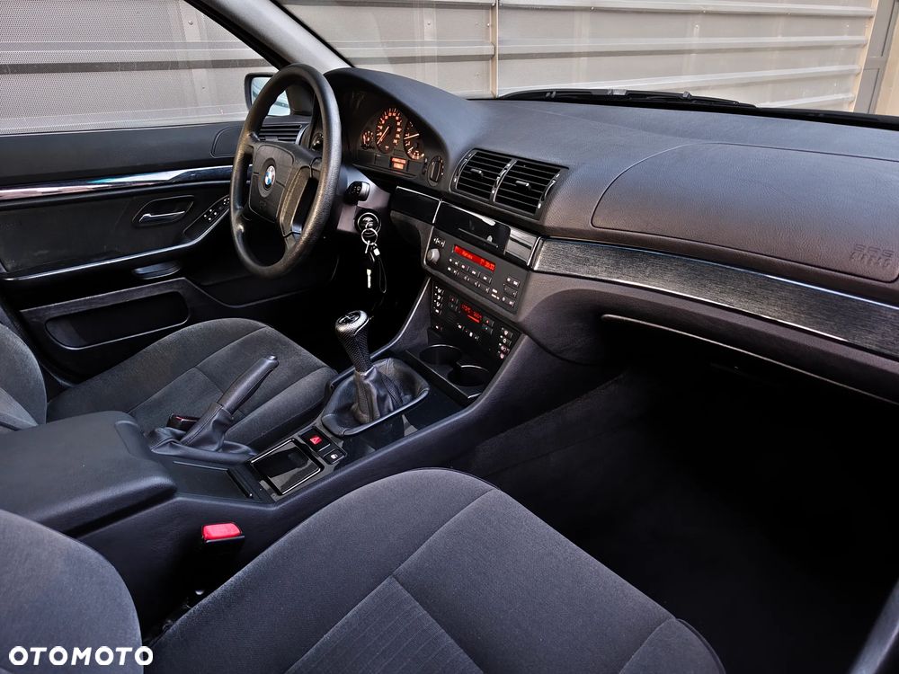 BMW Seria 5 - 34