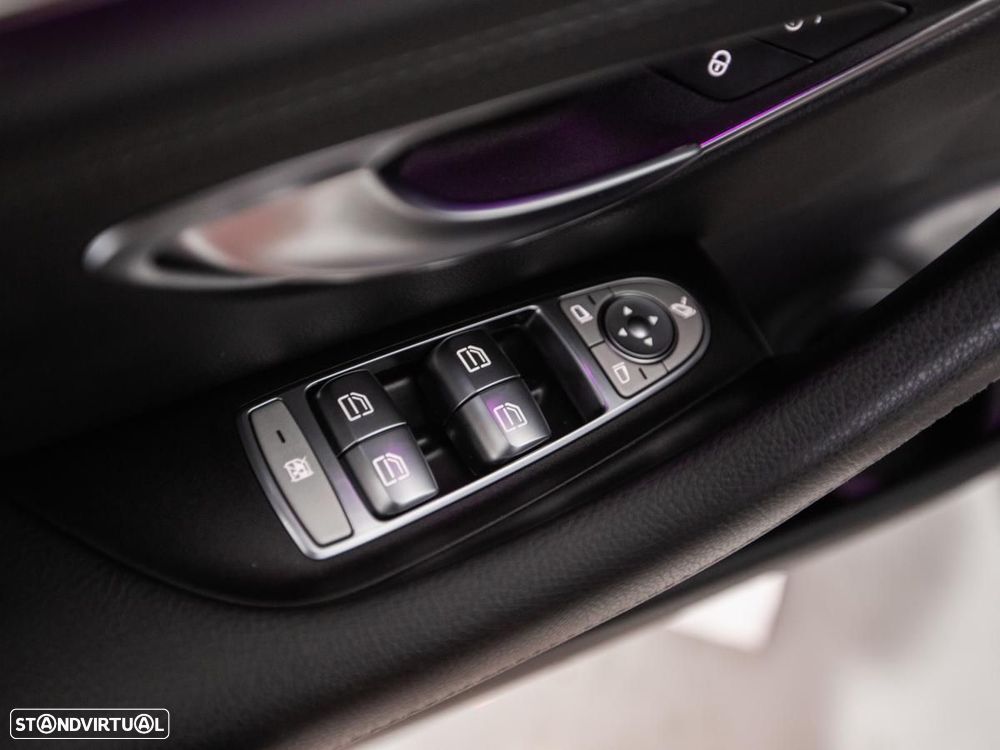 Mercedes-Benz E 300 de AMG Line - 15