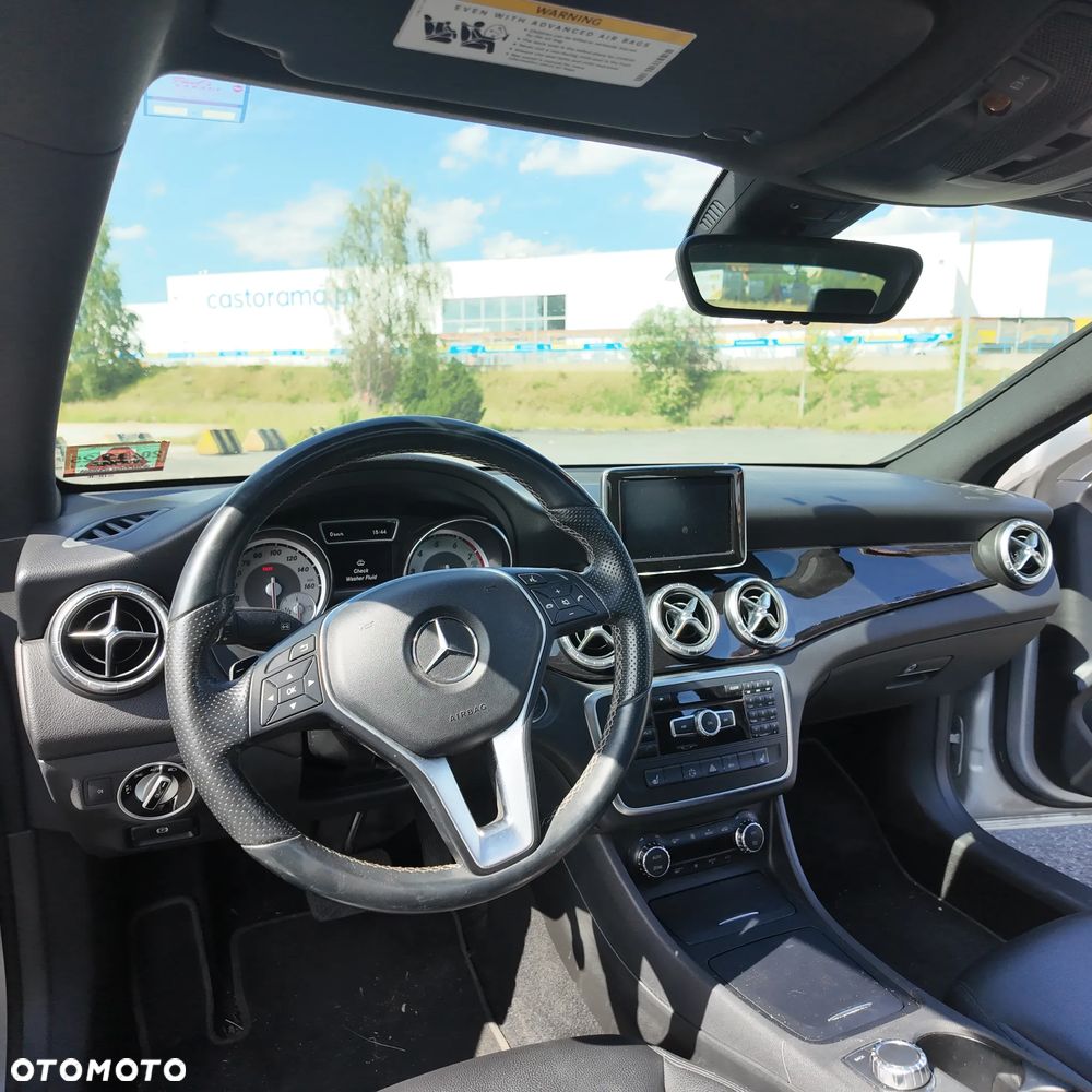 Mercedes-Benz CLA 250 4Matic 7G-DCT - 9