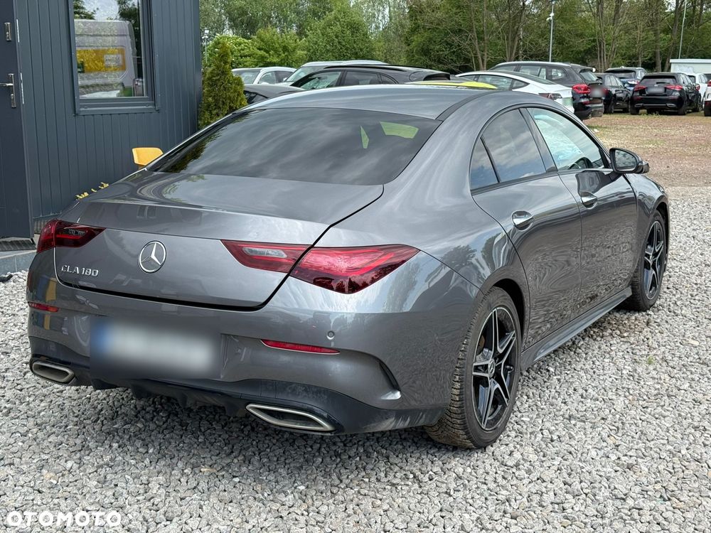 Mercedes-Benz CLA 180 AMG Line 7G-DCT - 12